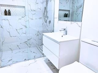 Shell Cove,Game Room, 3 Baths, King Bed, 7kW EV Point, Spacious 1-Story Home - 2