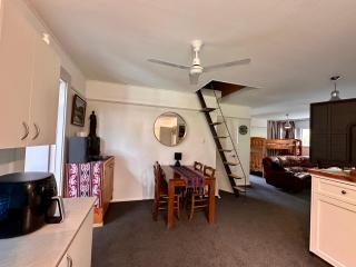 Basic Bach, Holiday Home in the Mountains - Otira - 9