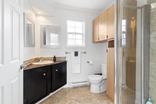 Wood House King Bd 2 Queens Fire Pit - 1