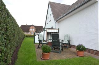 Geräumiges 2-Zimmer-Appartement für 4 Personen und schönem Gemeinschaftsgarten - Westerland - 0