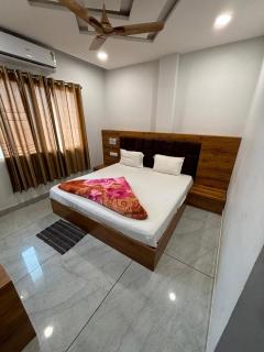 Hotel Shayam Palace Inn - Ujjain - 1