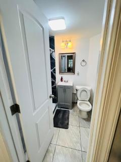 Private & Quiet Guest House I 15 Min from DC - Oakton - 1