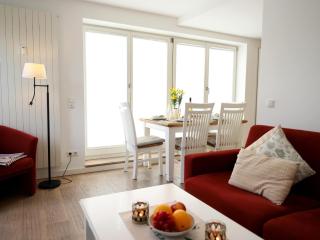 Ferienhaus mit neuen und sehr hochwertigen Appartements in zentraler Lage in Westerland - Westerland - 3