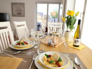 Ferienhaus mit neuen und sehr hochwertigen Appartements in zentraler Lage in Westerland - Westerland - 1