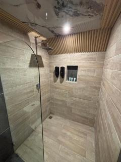 River Paradise Chalet with Private Jacuzzi - Fortuna - 6