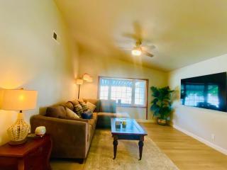 Cheerful 4 bed, 2 bath with pool near Disneyland - Placentia - 3