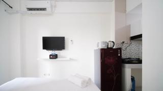 Compact and Tidy Studio at Puncak Dharmahusada Apartment By Travelio - Plosobegem - 5