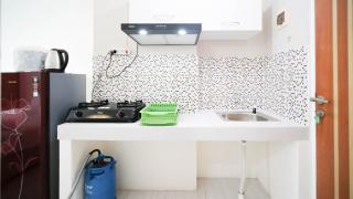 Compact and Tidy Studio at Puncak Dharmahusada Apartment By Travelio - Plosobegem - 3