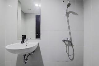 Warm and Cozy Stay Studio at Casa de Parco Apartment By Travelio - Tangerang - 2