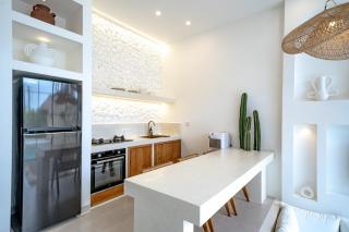 Villa Ratu Canggu - Luxury Villa, Walk to Beaches - Canggu - 1
