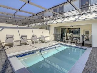 Last Minute Disney Getaway! Private Pool, Hot Tub & Games Room. Book Now! #87955 - Kissimmee - 0