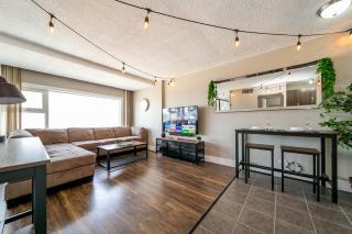 Rustic & Rogers Place, Free Parking! - Edmonton - 8