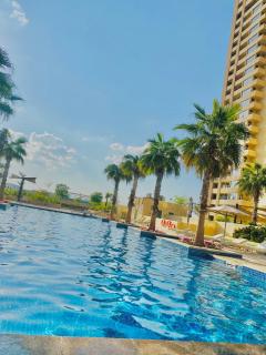 Top Floor Luxurious Apt in JVC, Near Marina - 6