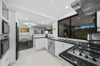 Equitice Winter Moonlight Villa - 3