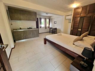 Day & Night Accommodations - Daanbantayan - 9