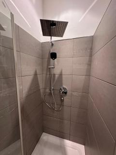 Luxus I Wohnküche I Garten I Terrasse I Parkplatz - 2