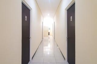RedDoorz Syariah Near Transmart Mall Palembang - Palembang - 2