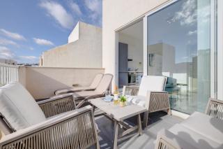 Charming 1BR Penthouse in Gzira - Sliema - 1