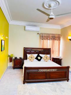 Sea View Inn Shamsher - Karachi - 5