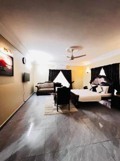 Sea View Inn Shamsher - Karachi - 4