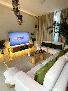 Arabian-Inspired 1BR - Polo Residence Near Burj - 8