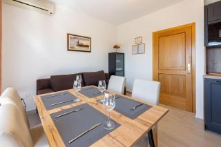 Exquisites Apartment nur 100 Meter zum Strand mit Sauna, Whirlpool, Meerblick - Dramalj - 2