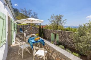 Einzigartiges mediterranes Steinhaus mit Meerblick, Chillout-Bereich, Bike, BBQ, WiFi - Grižane - 8