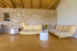 Einzigartiges mediterranes Steinhaus mit Meerblick, Chillout-Bereich, Bike, BBQ, WiFi - 1