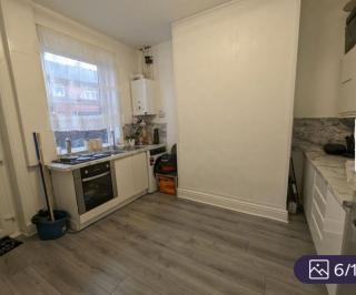Alton House - Hollinwood - 3