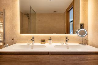 ISARD HOMES & SPA BY SELECT RENTALS - 2