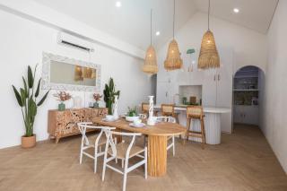 Shelliana Villa By AROHA HOLIDAY HOMES - Canggu - 8