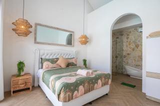 Shelliana Villa By AROHA HOLIDAY HOMES - Canggu - 5