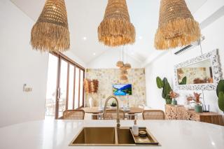 Shelliana Villa By AROHA HOLIDAY HOMES - Canggu - 1