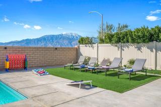 Views, Gameroom, Saltwater Pool & Hot tub, Firepit by MariamsBnb - 9