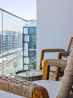 Zen Condo With Burj Khalifa View In Vibrant City - Dubai - 9