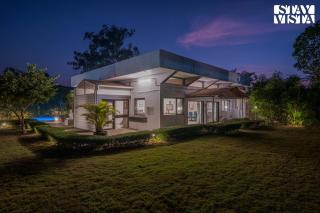 Serene Garden by VEO - Part of StayVista with Pool and Lawn area - Lonavala - 9