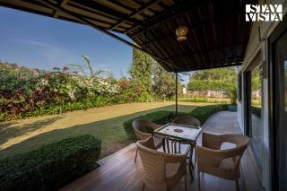 Serene Garden by VEO - Part of StayVista with Pool and Lawn area - Lonavala - 7