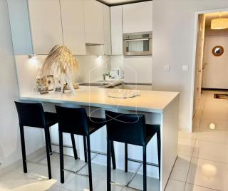 LONDON CANNES, vue mer - 5