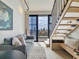 Bright natural light, secure, wifi,6th Floor views - 6