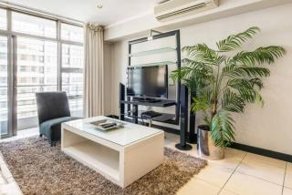 Spacious Apartment in CBD Pool & Parking perfect for the corporate traveller - 1