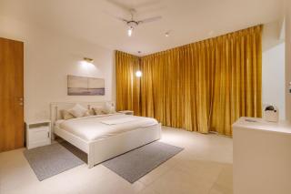 Golf View Home by StayJade, 4BHK, Projector - 8