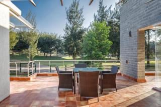 Golf View Home by StayJade, 4BHK, Projector - Hosur - 6