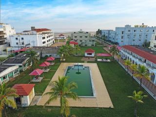 Silver Sand Eco Resort !! Beachfront !! With Biggest Pool And Huge Open Area !! Ideal for Weddings !! COUPLE FRIENDLY !! - Mandarmani - 0