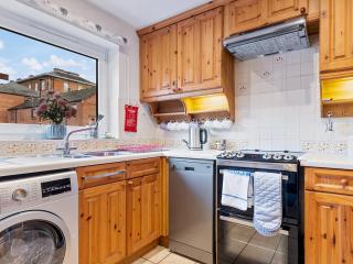 Pass the Keys Cosy York Home with Parking - 2