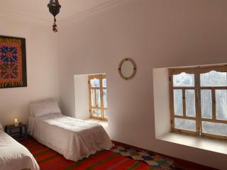 Auberge sremt - - 1