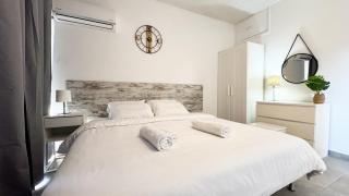 Seaside Larnaca Makenzie- 50m to Beach - 9