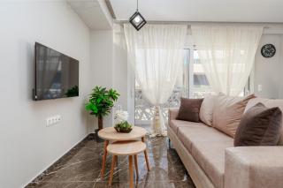 Brand New Building Deluxe Apartments With Parking Nearby Train - Atene - 6