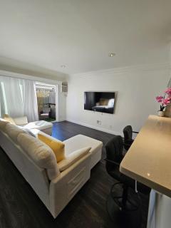 The Perfect Home in Culver City Palms Patio and Parking - Los Angeles - 5