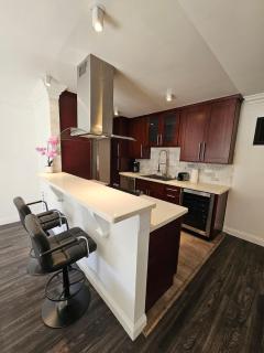 The Perfect Home in Culver City Palms Patio and Parking - Los Angeles - 4