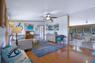 Flamingo Fun Houzz - Canyon Lake - 8